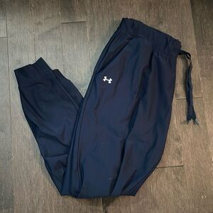 Under armour dark blue joggers size: Medium